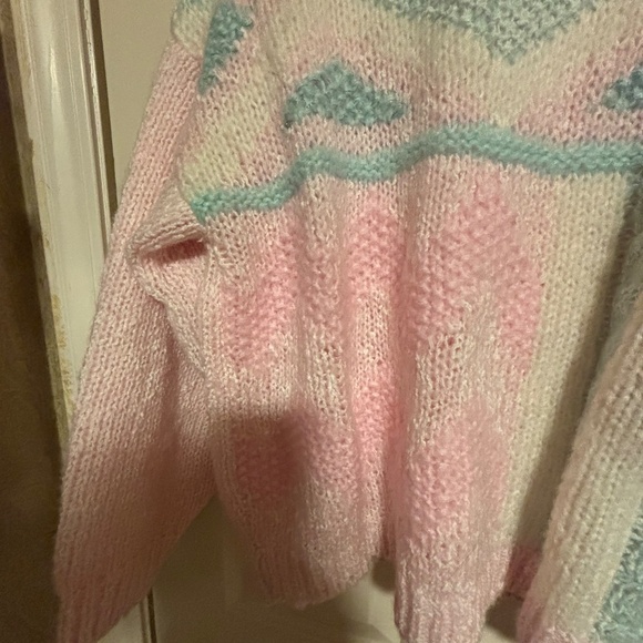 Ladies Bulky Knit Sweater - Picture 3 of 7